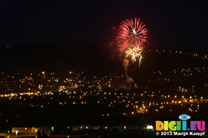 D7D00566 Fireworks over Caerphilly castle